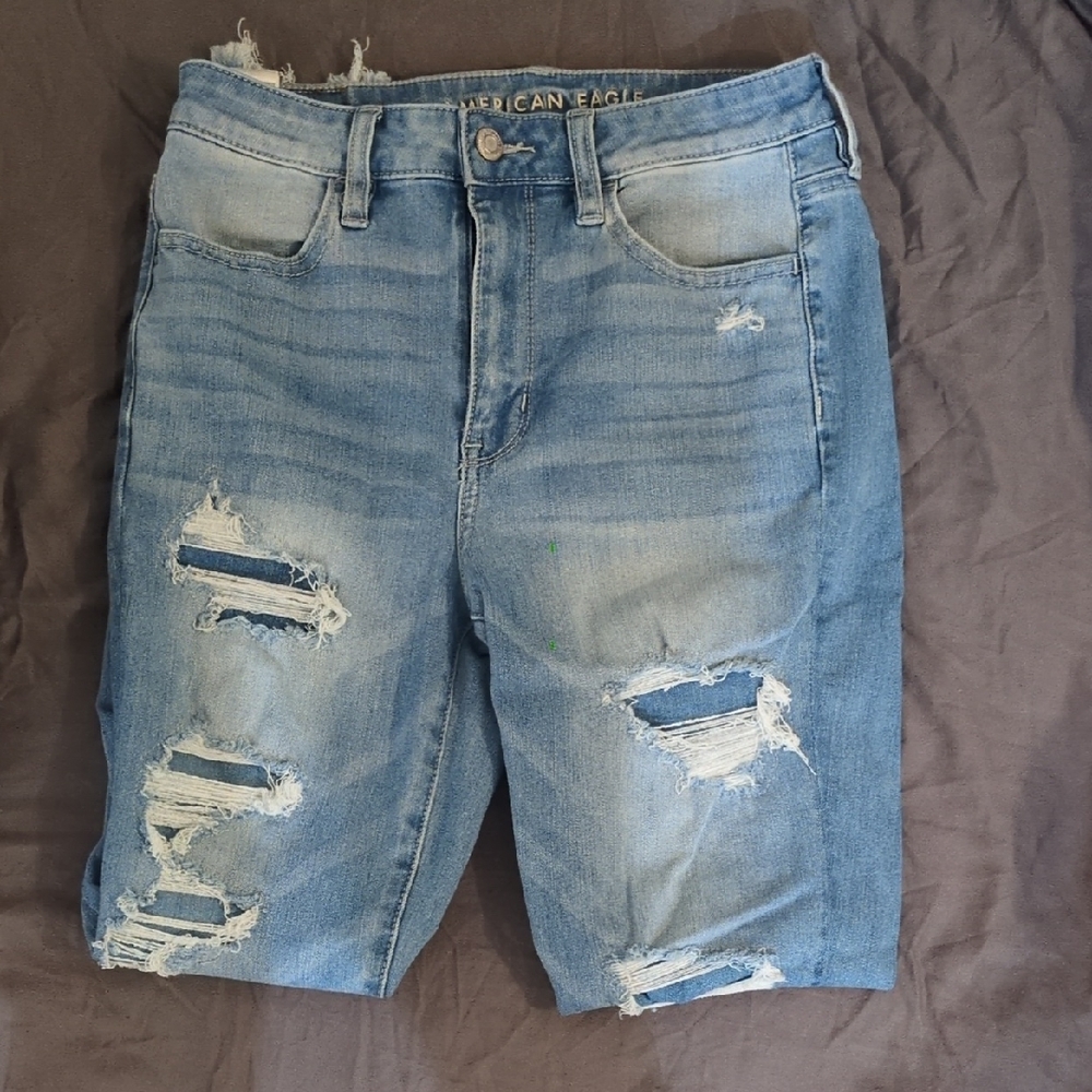 American Eagle Outfitters Blue Distressed Cropped Jeans